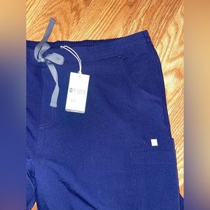 NWT FIGS pants